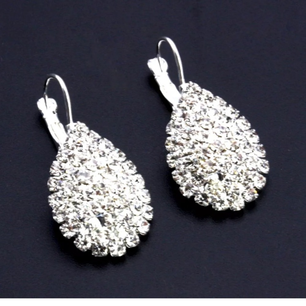 Dazzling jewelry silver crystal earrings